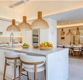 4 Bedroom Villa with Pool, Sumartin, sleeps 8